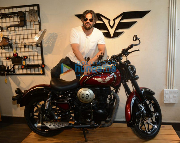 celebs grace the store launch of vardenchi lifestyle garage in mumbai 2