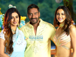 On The Sets from the movie De De Pyaar De