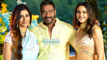 On The Sets from the movie De De Pyaar De