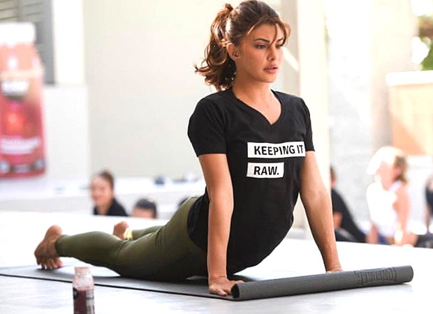Jacqueline Fernandez attempting a headstand and backflip is all the Monday motivation you need to get yourself to the gym!