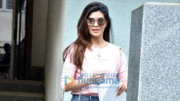 Jacqueline Fernandez spotted in Bandra
