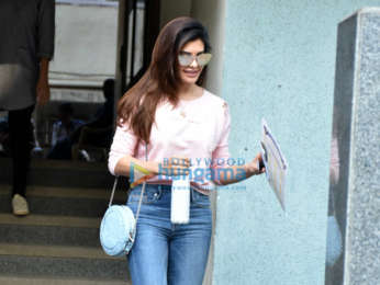 Jacqueline Fernandez spotted in Bandra