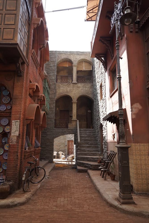 KALANK’S Art Director gives us a peek at the film's grand larger-than-life SETS