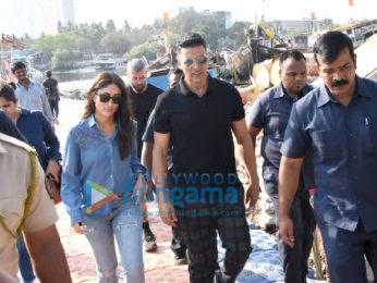 Kareena Kapoor Khan and Akshay Kumar snapped at the Versova jetty