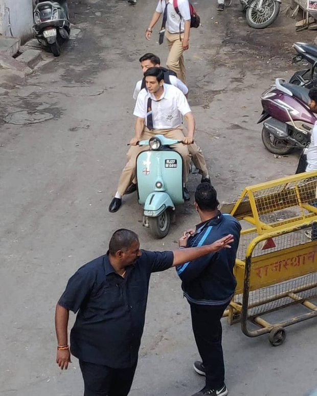 LEAKED PHOTOS! Kartik Aaryan sports a school uniform and clean shaven look for Love Aaj Kal 2 in Udaipur LEAKED PHOTOS! Kartik Aaryan sports a school uniform and clean shaven look for Love Aaj Kal 2 in Udaipur