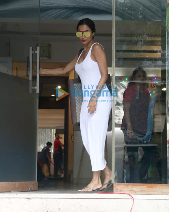 malaika arora spotted after a salon session in bandra 1 3