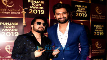 Mika Singh and Vicky Kaushal grace Punjabi Icon Award 2019