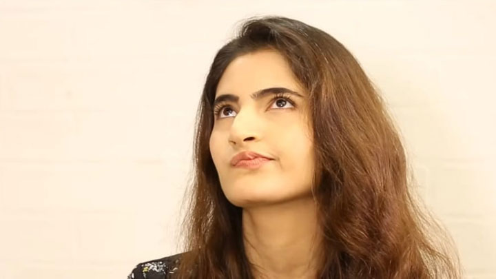 “My Role Model- SRK, My Childhood Crush- Sonu Nigam”: Shivani Raghuvanshi | Rapid Fire “My Role Model- SRK, My Childhood Crush- Sonu Nigam”: Shivani Raghuvanshi | Rapid Fire