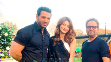 On The Sets from the movie Pagalpanti