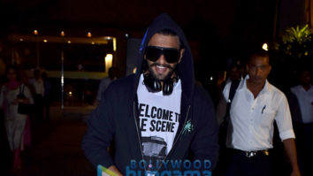 Ranveer Singh spotted at Otters Club in Bandra Ranveer Singh spotted at Otters Club in Bandra