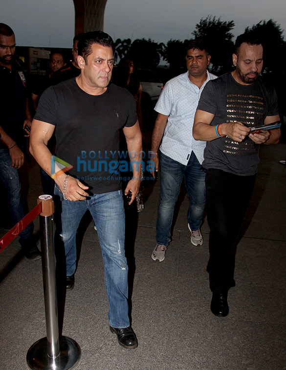 Salman Khan and Daisy Shah and others snapped at the airport Salman Khan and Daisy Shah and others snapped at the airport