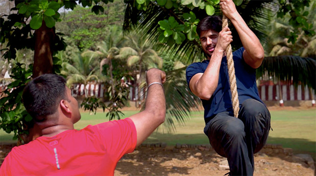 Sidharth Malhotra learns to use military weapons for Vikram Batra biopic [See photos]