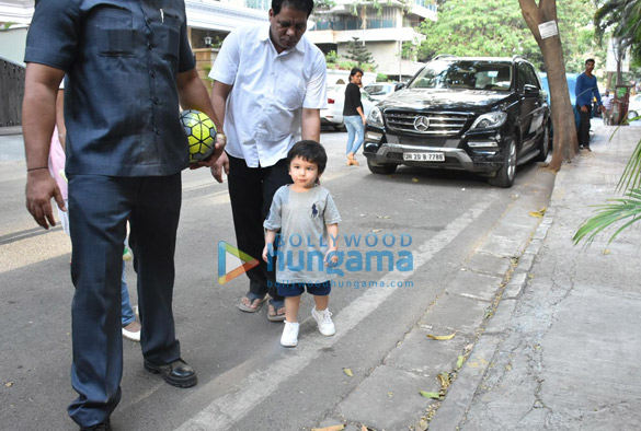 taimur ali khan snapped in bandra 1 16