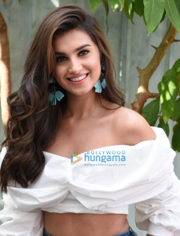 tara sutaria snapped promoting her film student of the year 2 2