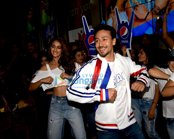 tiger shroff disha patani bhushan kumar and ahmed khan grace the pepsi anthem launch 4