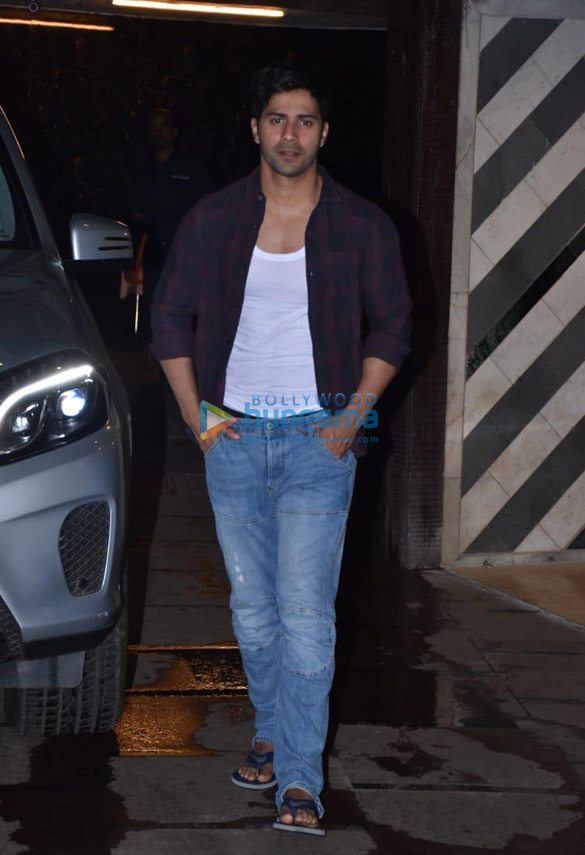 Varun Dhawan spotted at the gym in Juhu Varun Dhawan spotted at the gym in Juhu