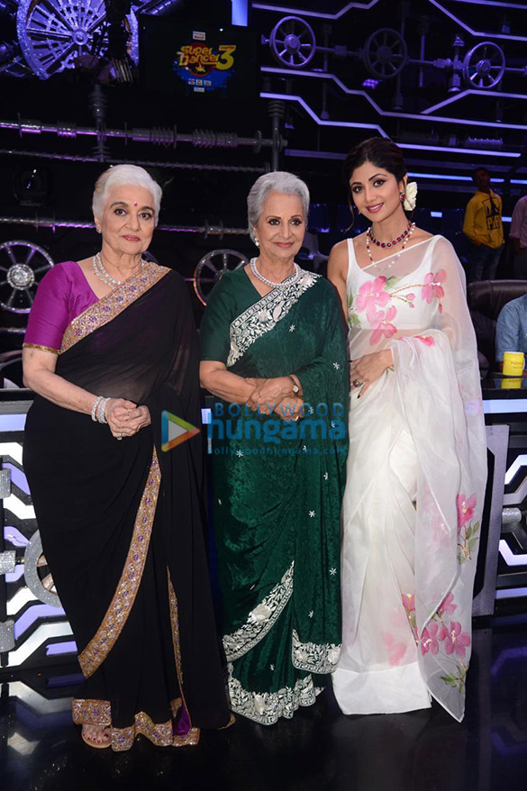waheeda rehman and asha parekh snapped on the sets of super dancer chapter 3 02