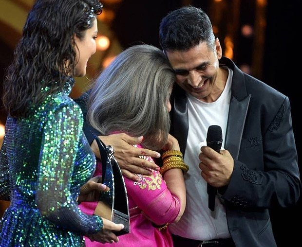 When Akshay Kumar scared Dimple Kapadia with his blood stained shirt at HT Most Stylish Awards 2019 When Akshay Kumar scared Dimple Kapadia with his blood stained shirt at HT Most Stylish Awards 2019