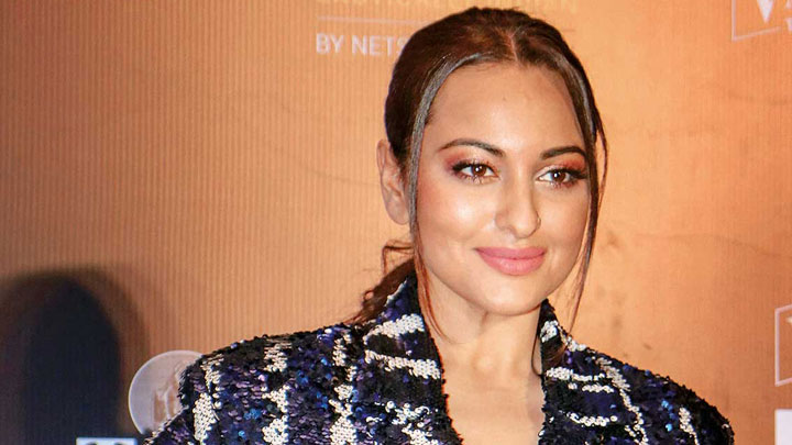 “PRICELESS”: Varun, Alia, Sonakshi, Aditya on the OUTSTANDING technical team of KALANK “PRICELESS”: Varun, Alia, Sonakshi, Aditya on the OUTSTANDING technical team of KALANK