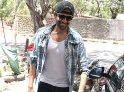 SNEAK PEEK: Despite efforts, we get a glimpse of Kartik Aaryan’s look from Imtiaz Ali’s next starring Sara Ali Khan! SNEAK PEEK: Despite efforts, we get a glimpse of Kartik Aaryan’s look from Imtiaz Ali’s next starring Sara Ali Khan!