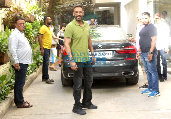 ajay devgn and rakul preet singh grace the special screening of de de pyaar de at sunny super sound in juhu 6