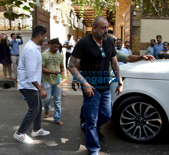 celebs attend veeru devgans funeral 5