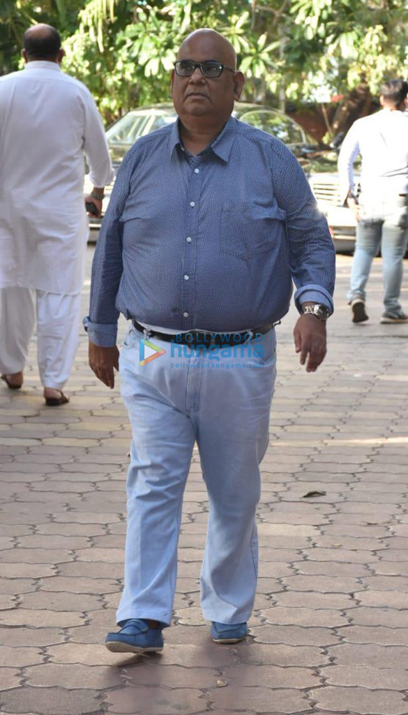 celebs attend prayer meet of ajay devgns father veeru devgan 21