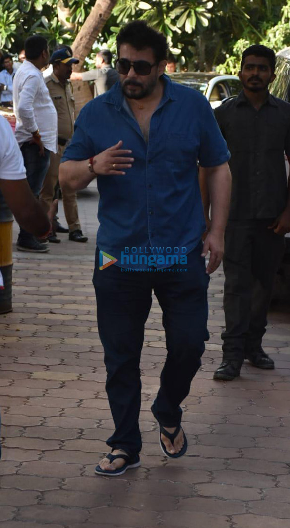 celebs attend prayer meet of ajay devgns father veeru devgan 25