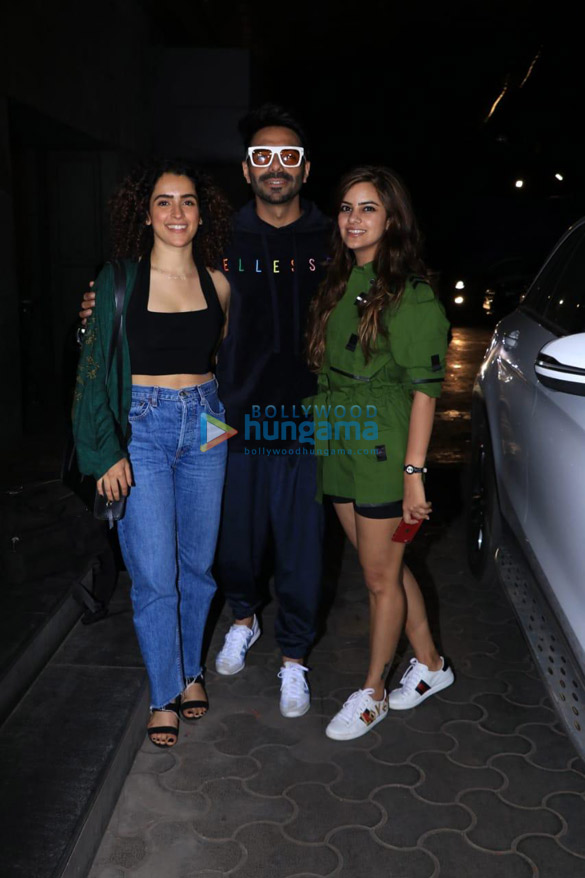 celebs snapped at the special screening of de de pyaar de 10