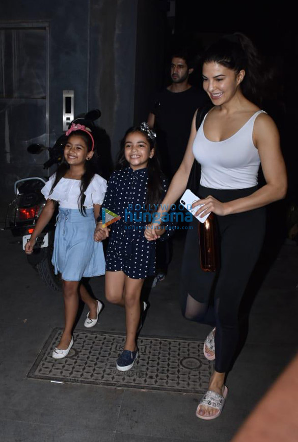 jacqueline fernandez snapped at mukesh chhabras office in juhu 2 2