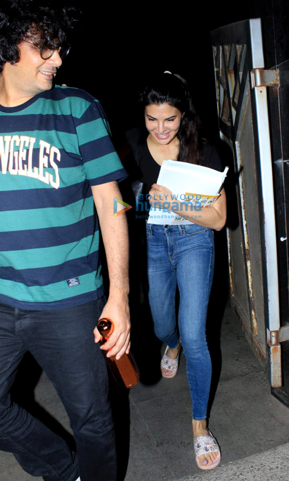 jacqueline fernandez snapped at mukesh chhabras office in juhu 2