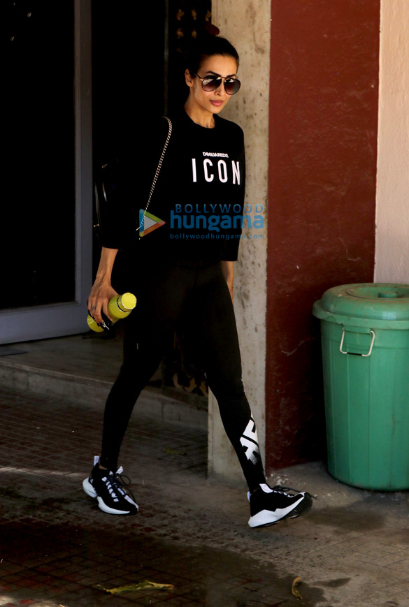 malaika arora and sara ali khan snapped outside the gym 3