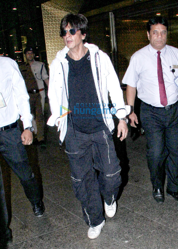 photos aamir khan shah rukh khan aishwarya rai bachchan and others snapped at the airport 2
