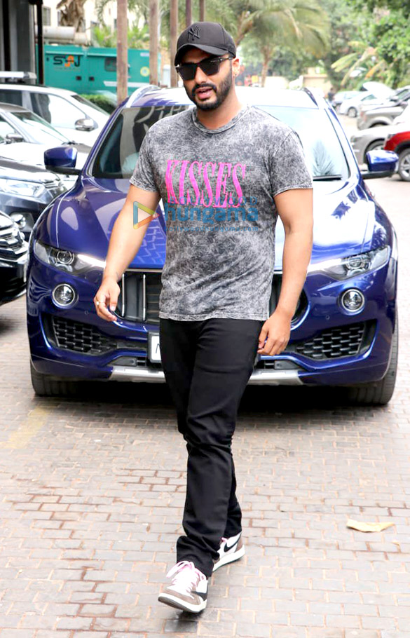 photos arjun kapoor snapped promoting his film indias most wanted at jw marriott in juhu 4