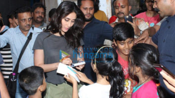 Photos: Kareena Kapoor Khan spotted post a shoot in Matunga