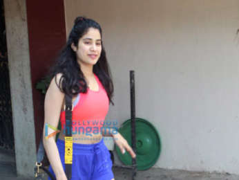 Photos: Malaika Arora, Janhvi Kapoor and Lara Dutta snapped at the gym