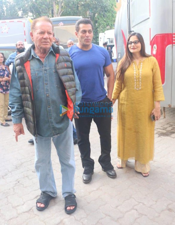 Photos: Salman Khan, Salim Khan and Alvira snapped promoting Bharat at Mehboob studios