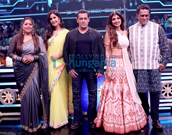 photos salman khan and katrina kaif snapped promoting bharat on the sets of super dancer chapter 3 1