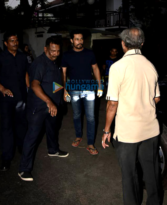photos sara ali khan kartik aaryan and randeep hooda spotted post shoot in bandra 6