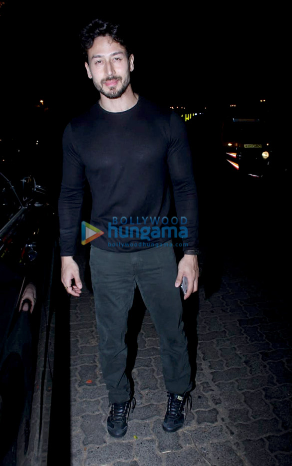 photos tiger shroff and disha patani spotted at bayroute juhu 1