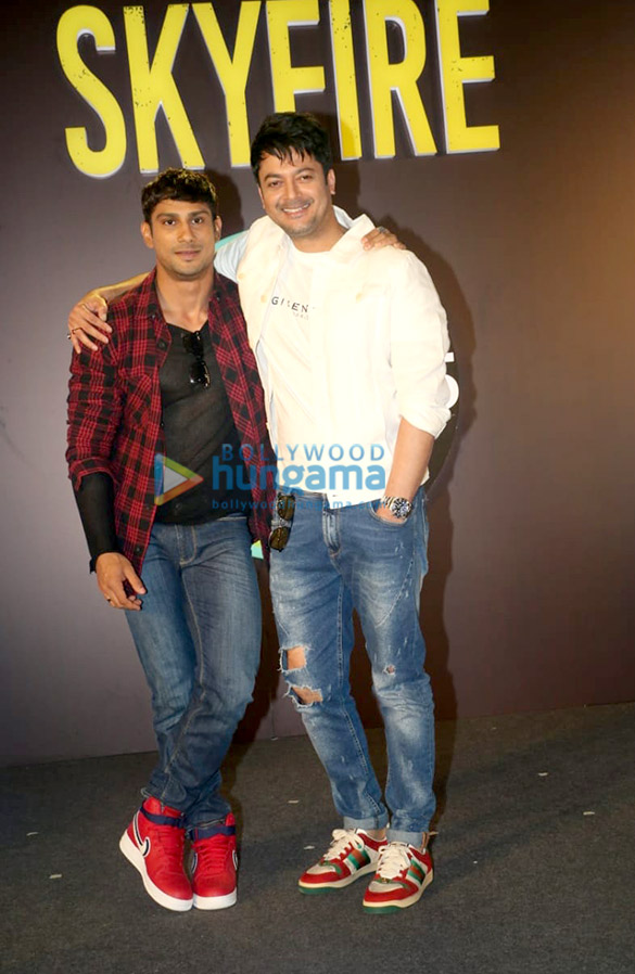 prateik babbar sonal chauhan and others grace the launch of zee5s original skyfire in mumbai 3