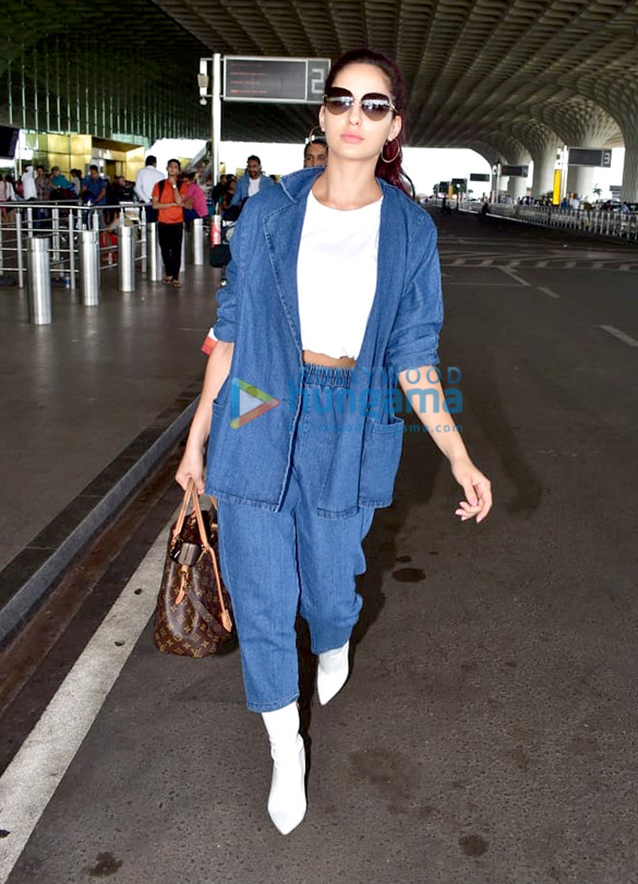 shahid kapoor mouni roy sushant singh rajput and others snapped at the airport 4
