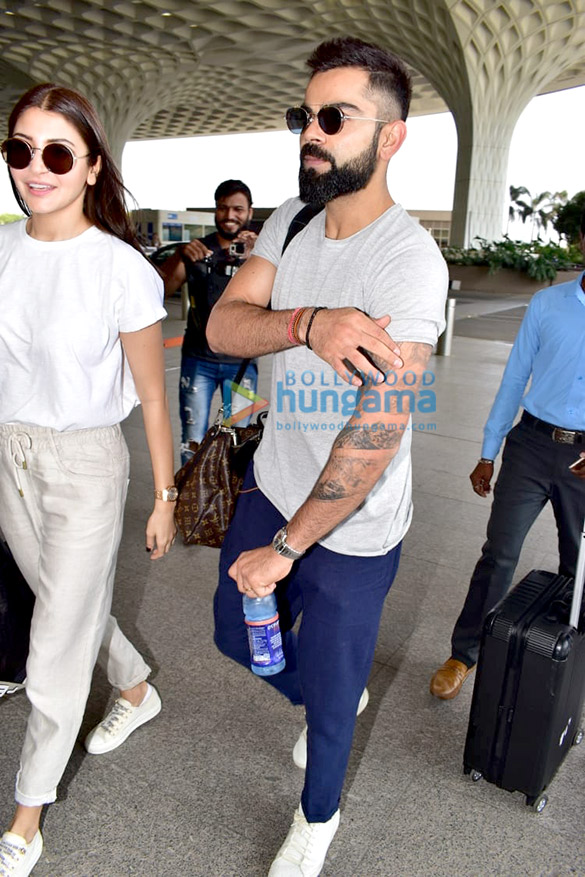 sidharth malhotra and kiara advani snapped at the airport 8