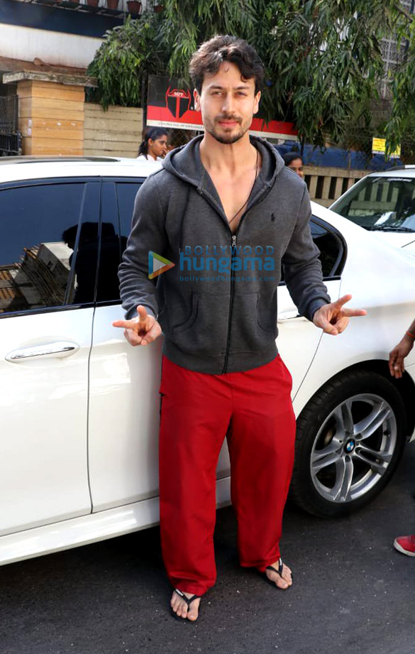 tiger shroff snapped outside the gym 2