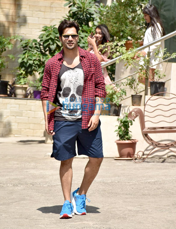 varun dhawan spotted at a dance class 4