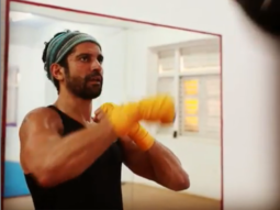 WATCH: Farhan Akhtar gets into his sporty avatar while training for Toofan