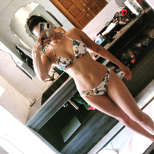 HOT! Sunny Leone gets all set for a swim in his sexy floral bikini in Jaipur! 