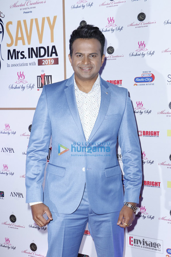 celebs grace the grand finale of the savvy mrs india 2019 pageant 16