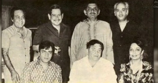 FLASHBACK FRIDAY: Karan Johar shares a rare photo of father Yash Johar with Raj Kapoor, Sadhana, Rajendra Kumar and others