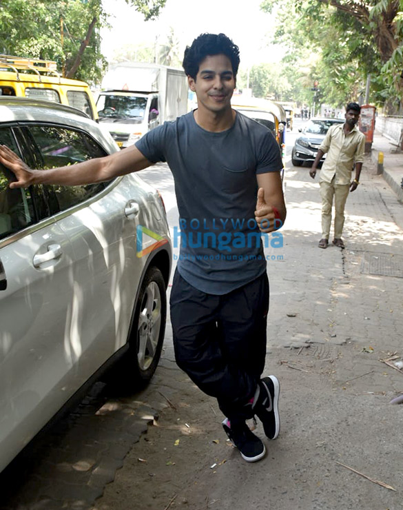 ishaan khatter spotted at the kitchen garden in juhu 1